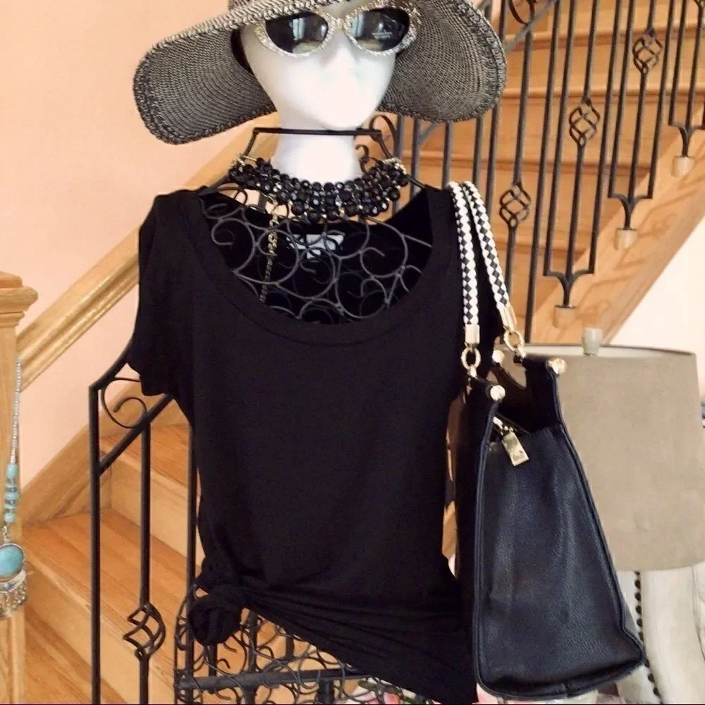 LIME BLUE SCOOP NECK BLACK TEE L NWT